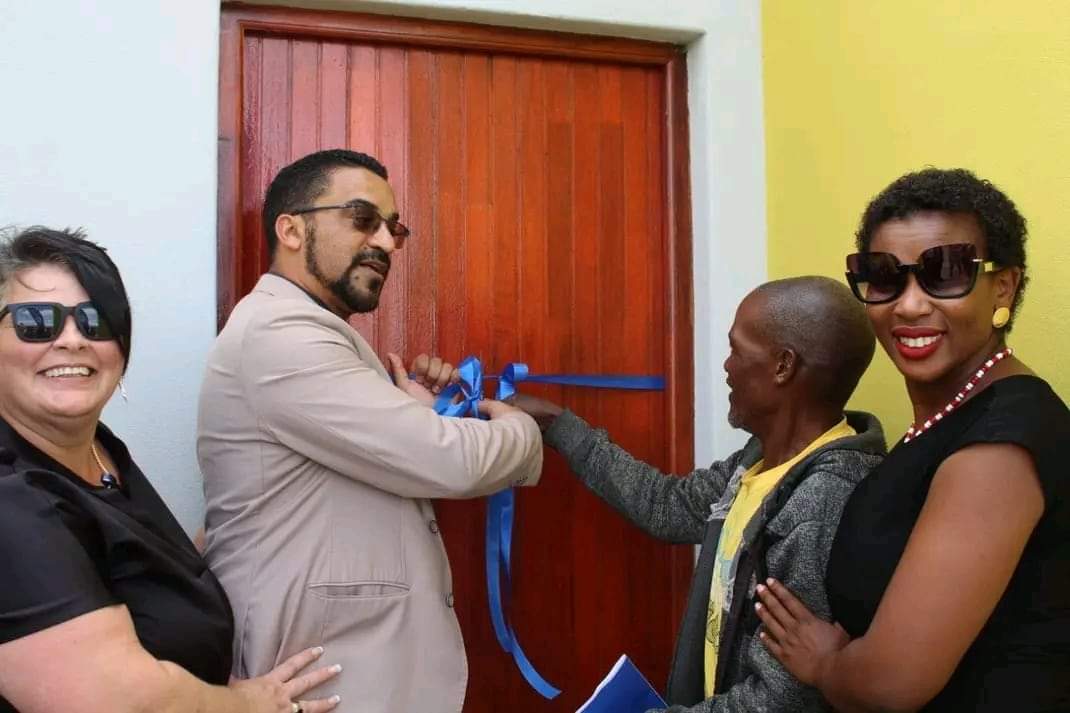 Keys handover